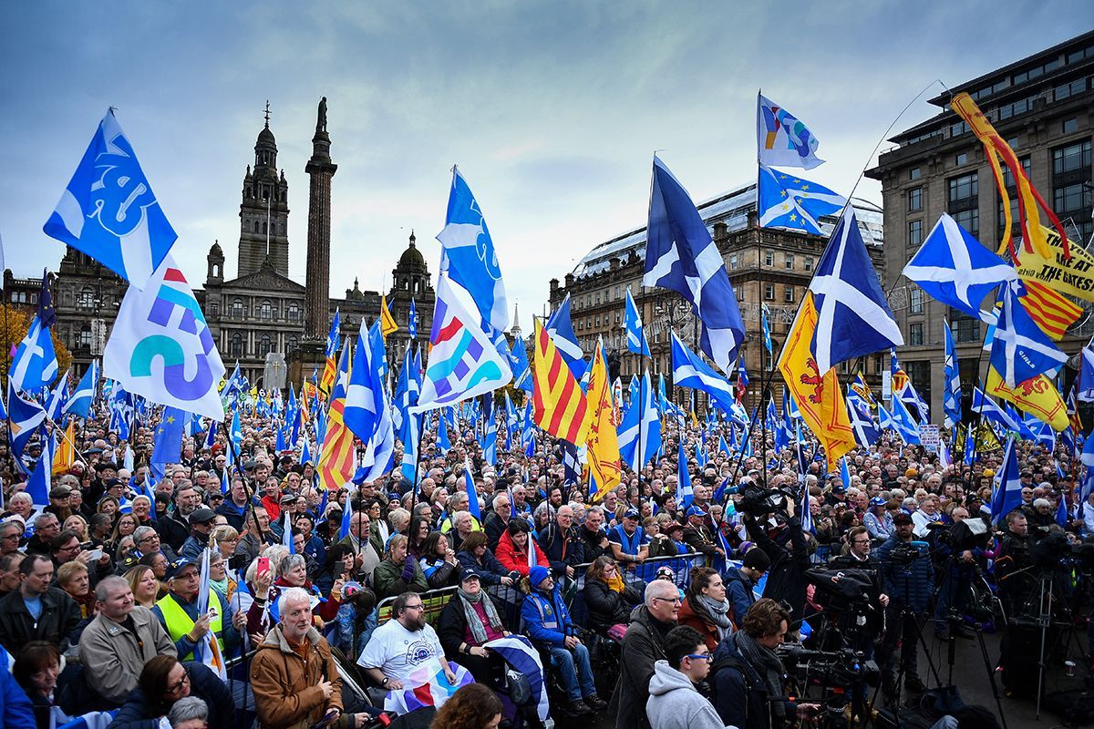 У Шотландії 20 тисяч людей вийшли на марш за незалежність від Британії