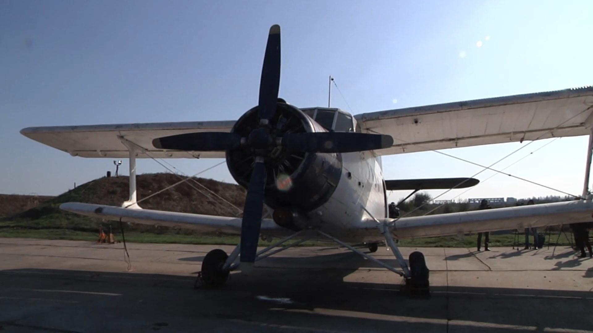 Волонтер подарил военным самолет: детали Волонтер подарил военным самолет: детали