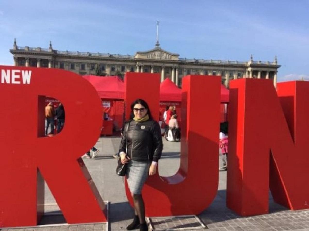 У центрі Миколаєва металева конструкція впала на людей: 6 осіб у лікарні – фото У центрі Миколаєва металева конструкція впала на людей: 6 осіб у лікарні – фото