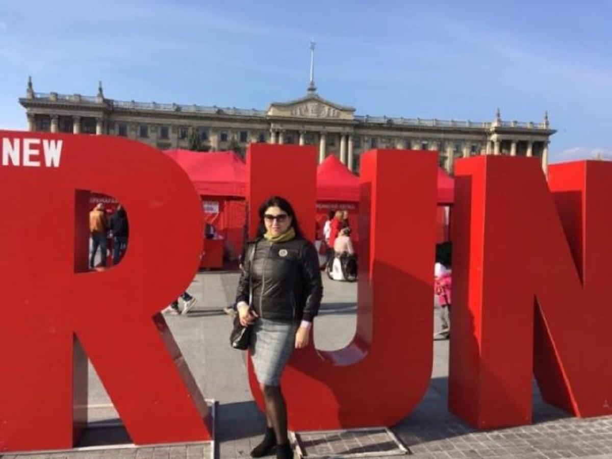 В центре Николаева металлическая конструкция упала на людей: 6 человек в больнице – фото