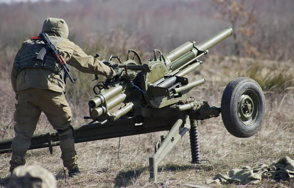 Бойовики знову застосували заборонену зброю на Донбасі: український боєць зазнав поранення