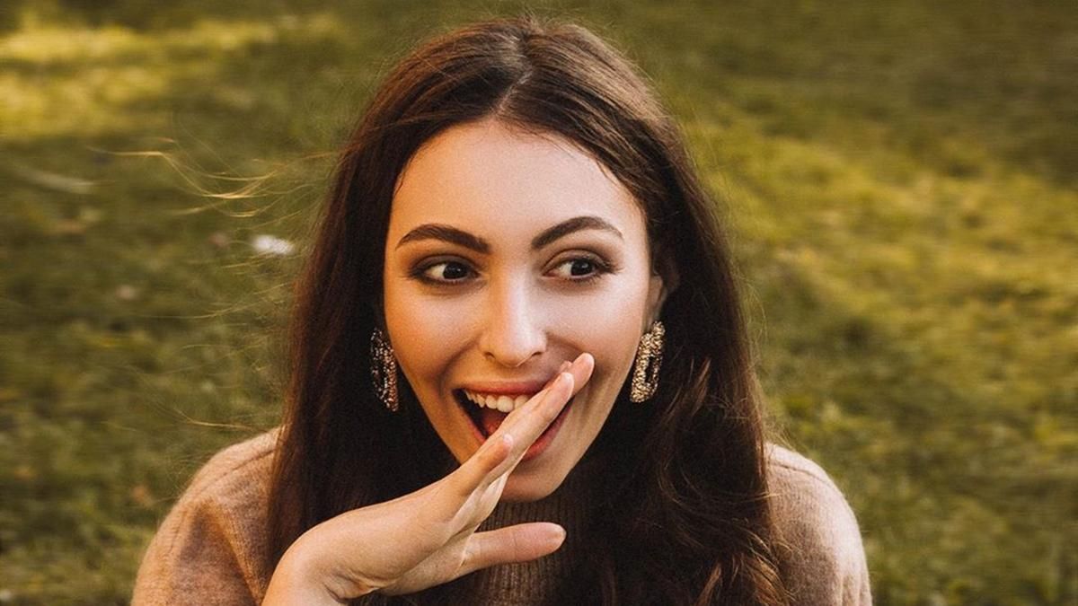 Як зіркова мама: донька Олі Полякової виконала російськомовний кавер