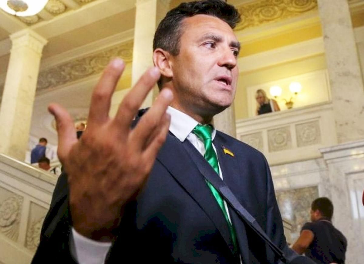 Пранкер листувався з Тищенком під іменем Рябошапки про ситуацію у "Слузі народу" Пранкер листувався з Тищенком під іменем Рябошапки про ситуацію у "Слузі народу"