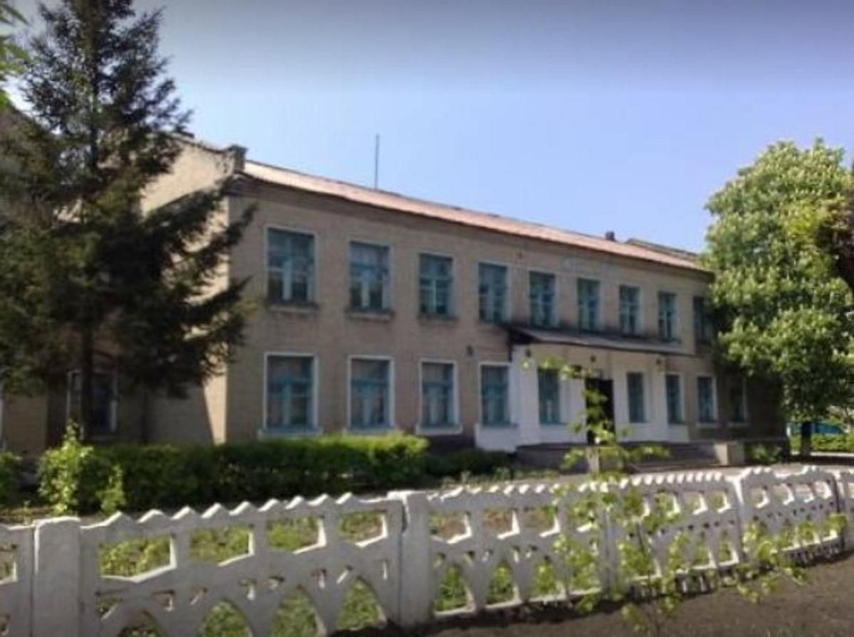 Обстіли школи у Новотрошківському – дітей евакуювали Обстіли школи у Новотрошківському – дітей евакуювали