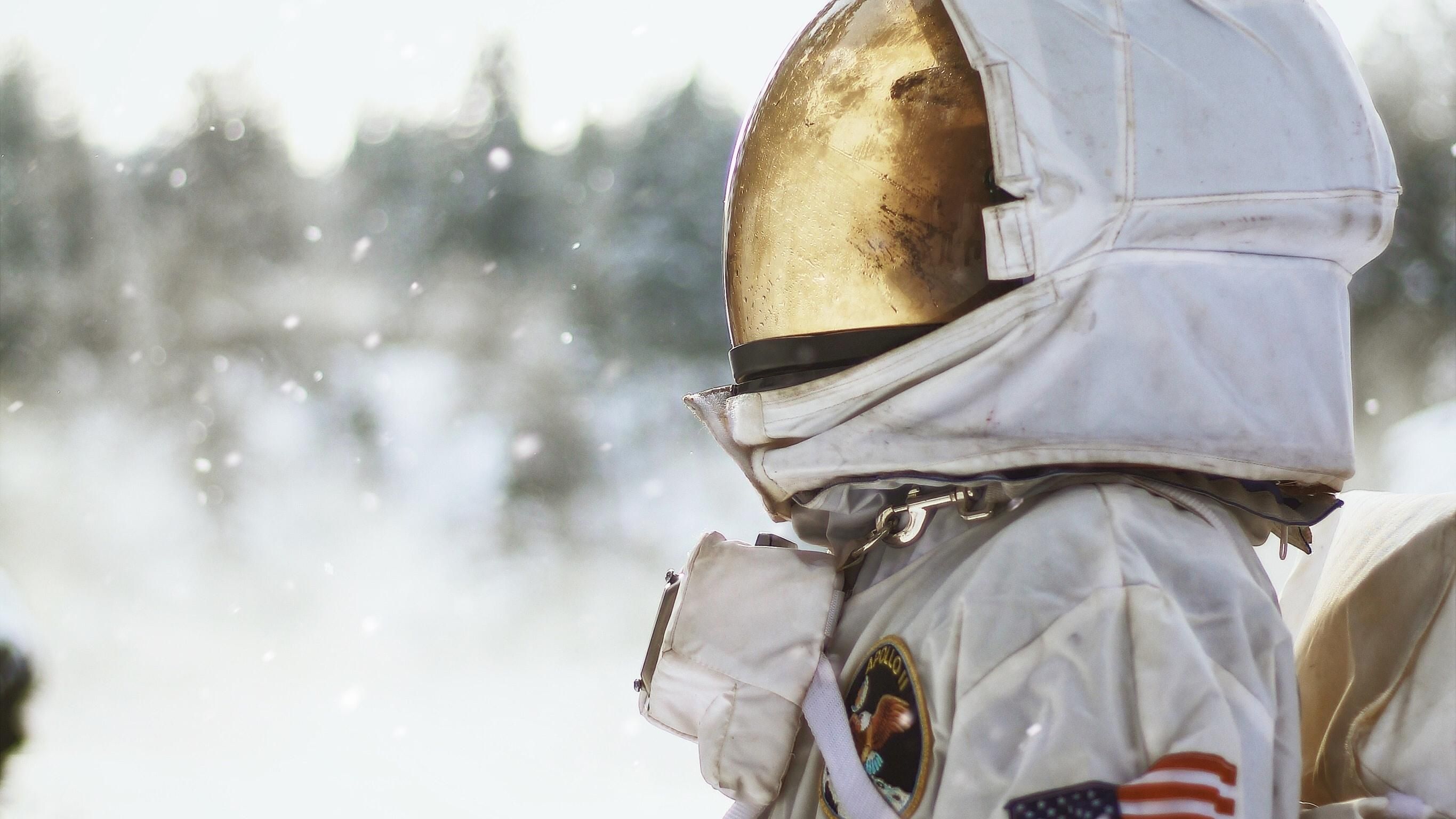 Астронавты NASA получат "умные" перчатки: что они умеют