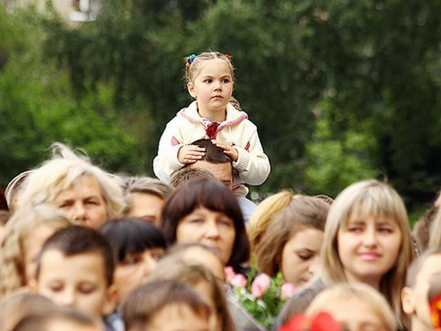Отстояли: родители школьников в Донецкой области остановили закрытие школы