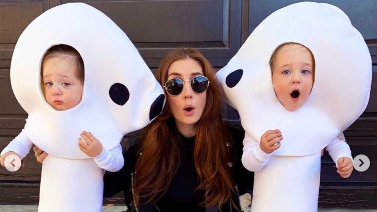 Американка переодягла близнят у костюм навушників AirPods Pro: зрадів навіть Тім Кук Американка переодягла близнят у костюм навушників AirPods Pro: зрадів навіть Тім Кук