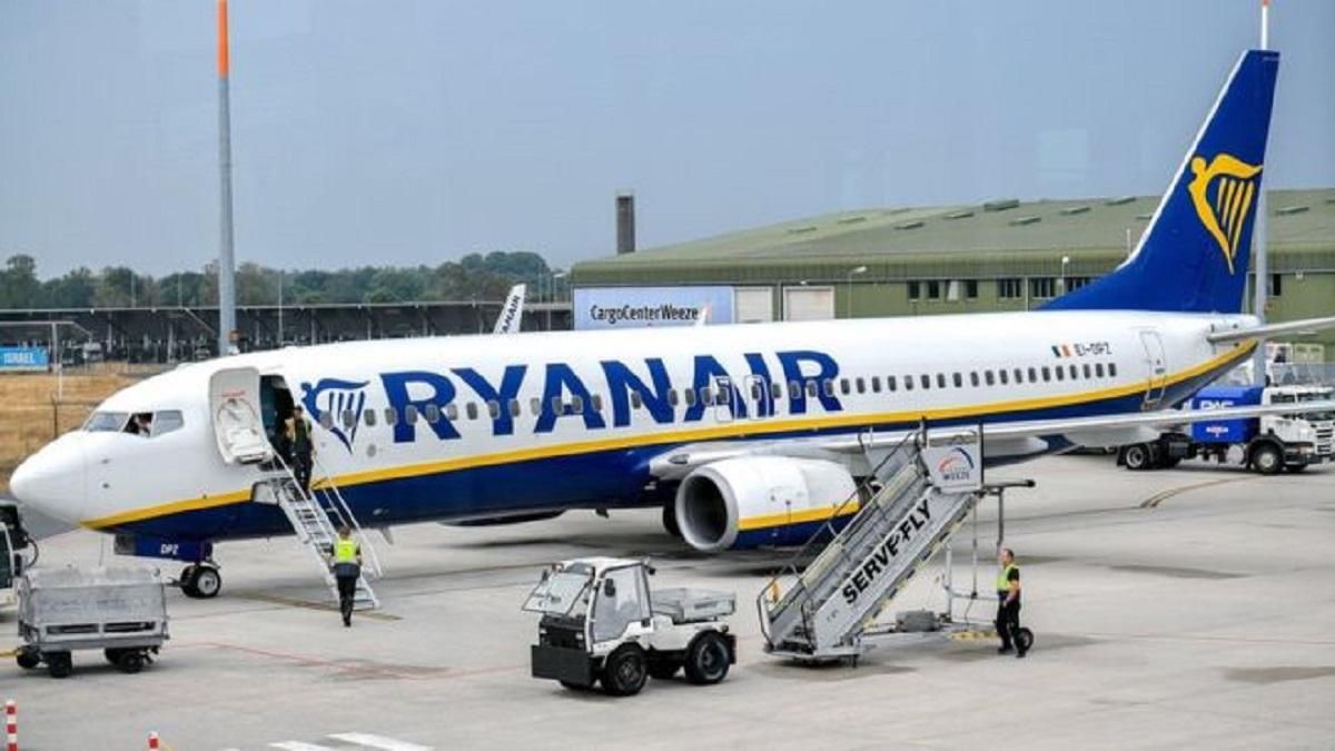 У трьох літаках Ryanair виявили тріщини, їхню експлуатацію припинили