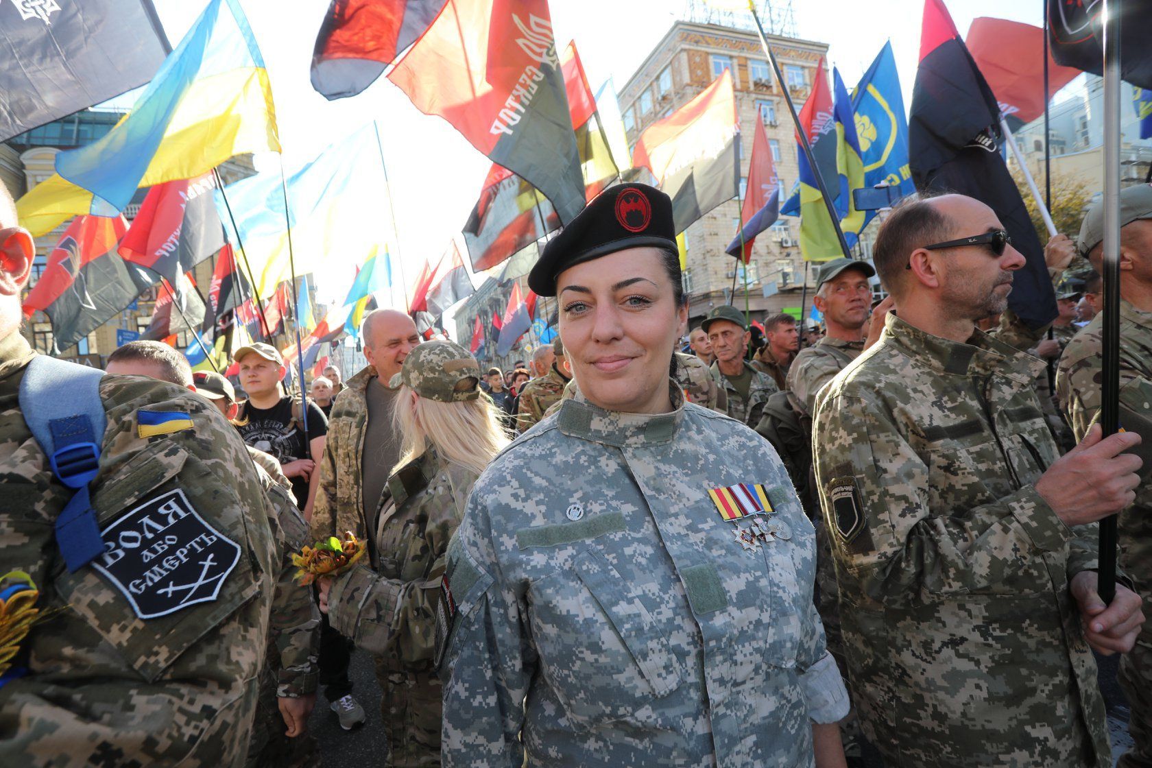 У добровольцев и ветеранов АТО провели обыски: задержали военную ВСУ У добровольцев и ветеранов АТО провели обыски: задержали военную ВСУ