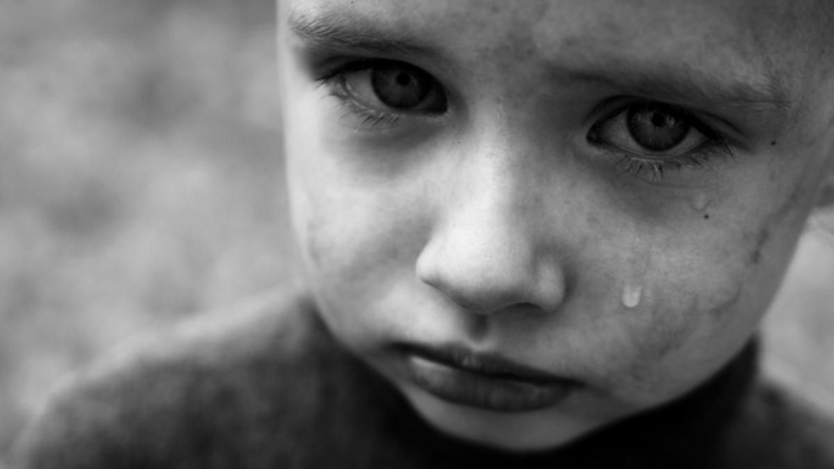 Угрожала закапать глаза клеем: в Никополе скандал с воспитательницей Угрожала закапать глаза клеем: в Никополе скандал с воспитательницей