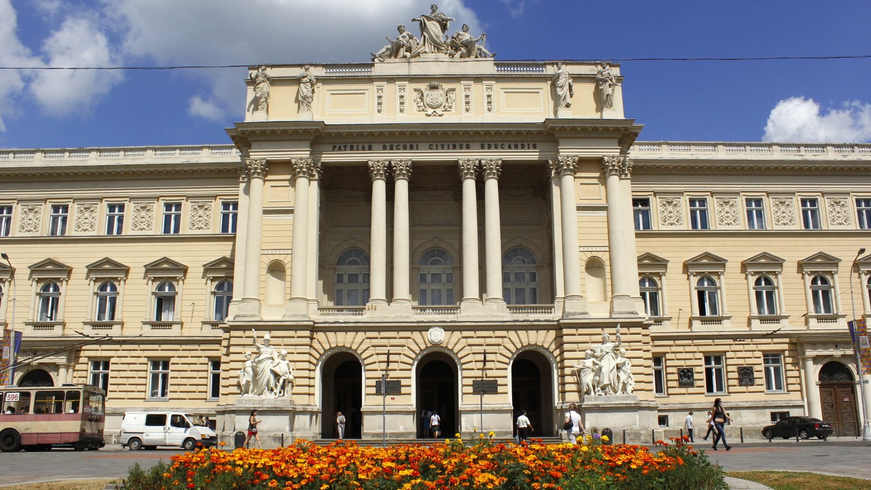 Університети зачекають: Міносвіти призупиняє атестацію Університети зачекають: Міносвіти призупиняє атестацію