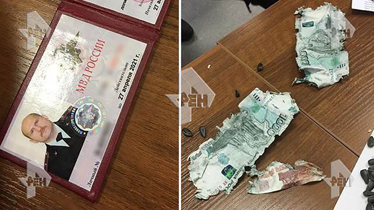 Пойманный на взятке полицейский в России пытался съесть купюры Пойманный на взятке полицейский в России пытался съесть купюры