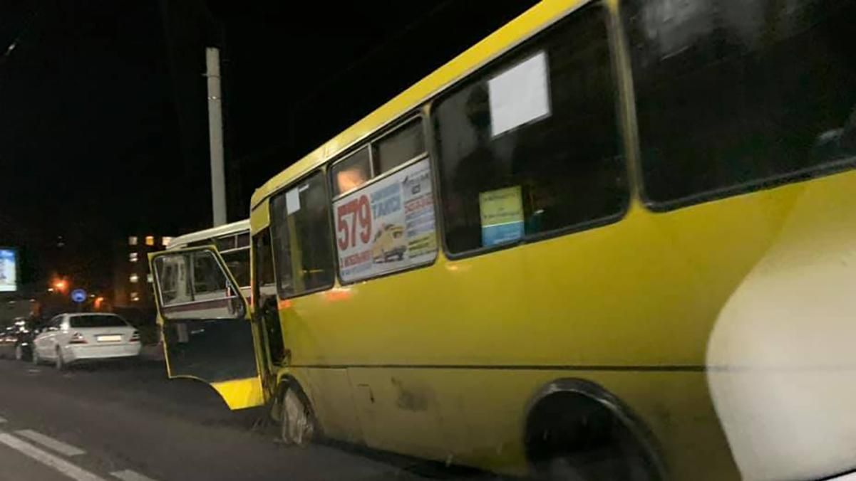 Прямо під час руху у маршрутки відвалилось колесо у Львові