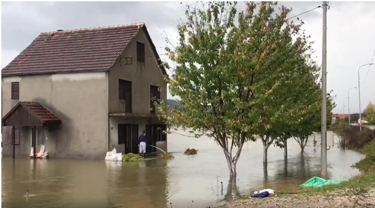 Потужні зливи накрили популярну країну для відпочинку: фото, відео Потужні зливи накрили популярну країну для відпочинку: фото, відео