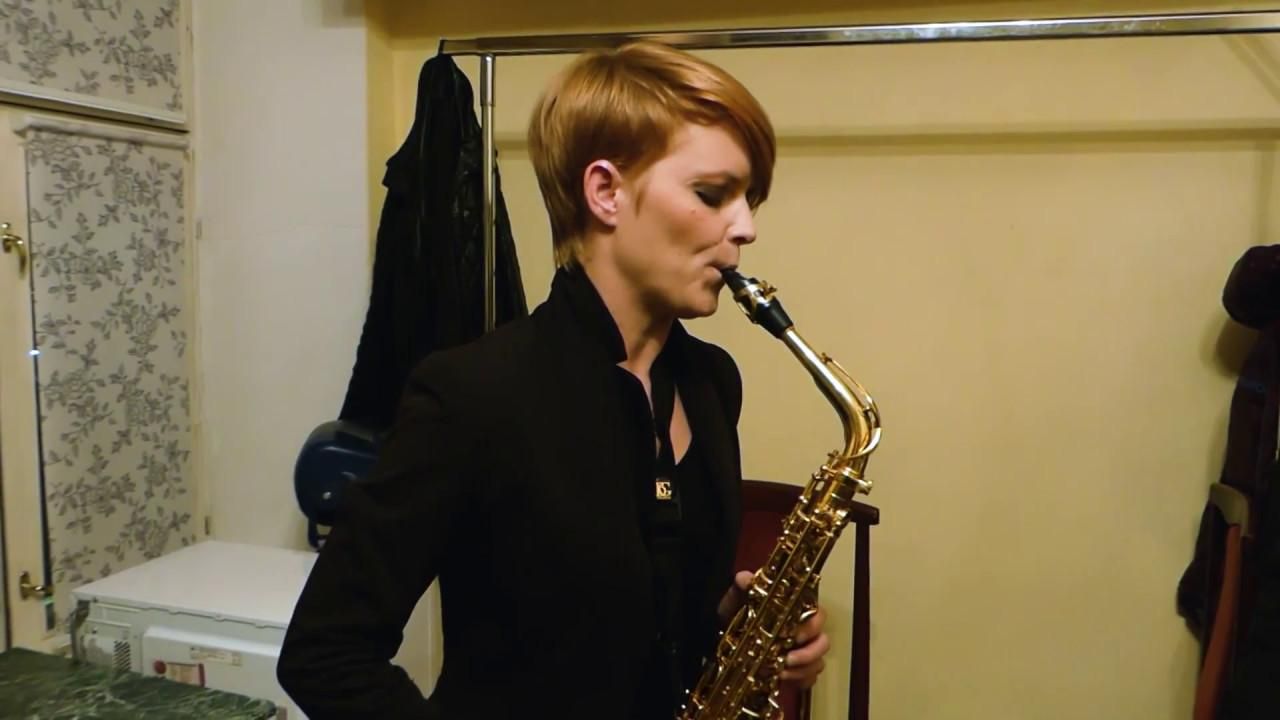 Отримала російський паспорт після анексії Криму: Японія відмовила у в'їзді відомій саксофоністці Отримала російський паспорт після анексії Криму: Японія відмовила у в'їзді відомій саксофоністці