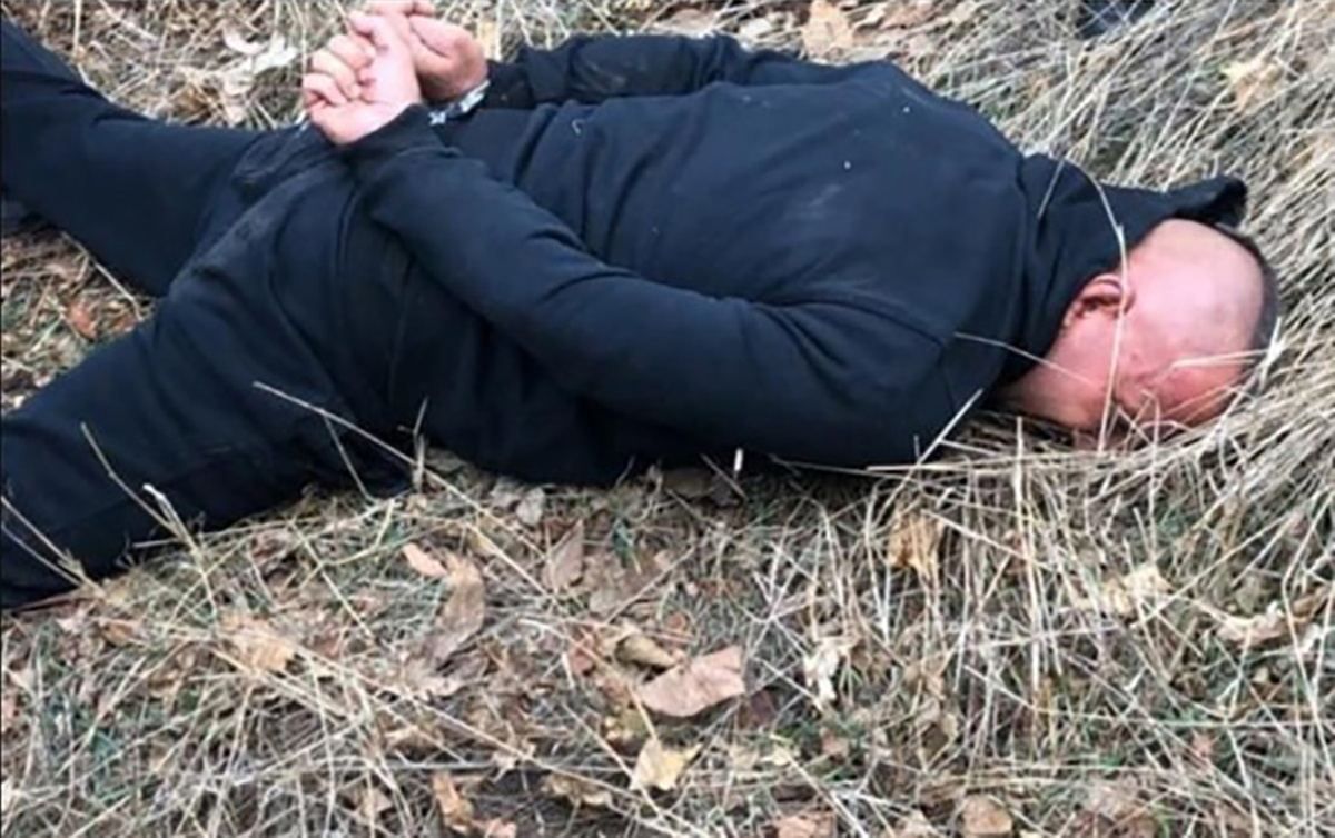 Поліція таки спіймала злодія-росіянина, який втік від них напередодні: фото Поліція таки спіймала злодія-росіянина, який втік від них напередодні: фото