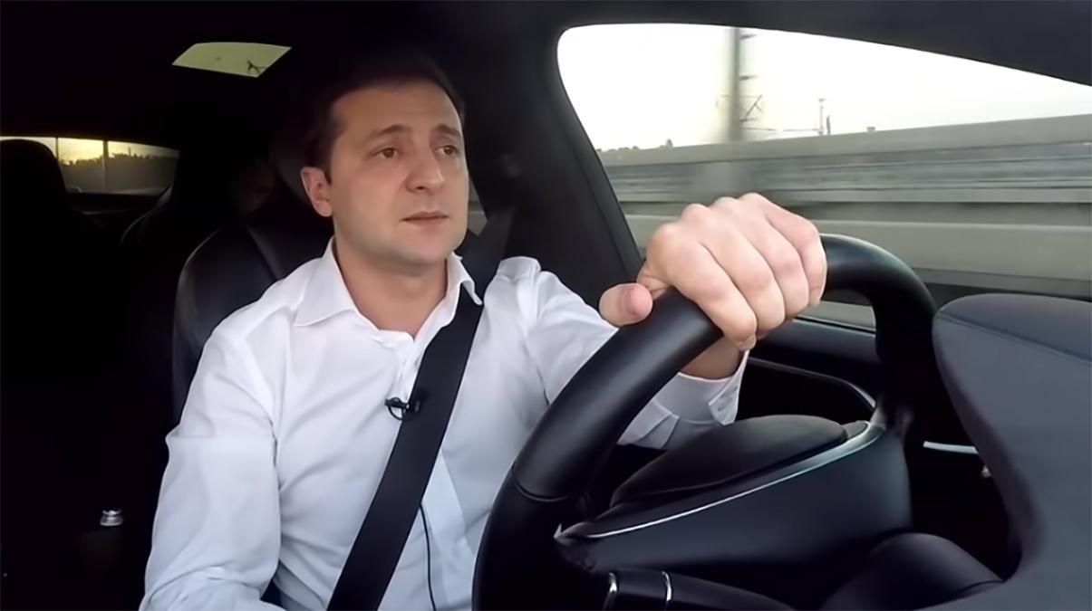 Зеленський записав нове інтерв'ю до українців - Зеленський за кермом Tesla 07.11.2019