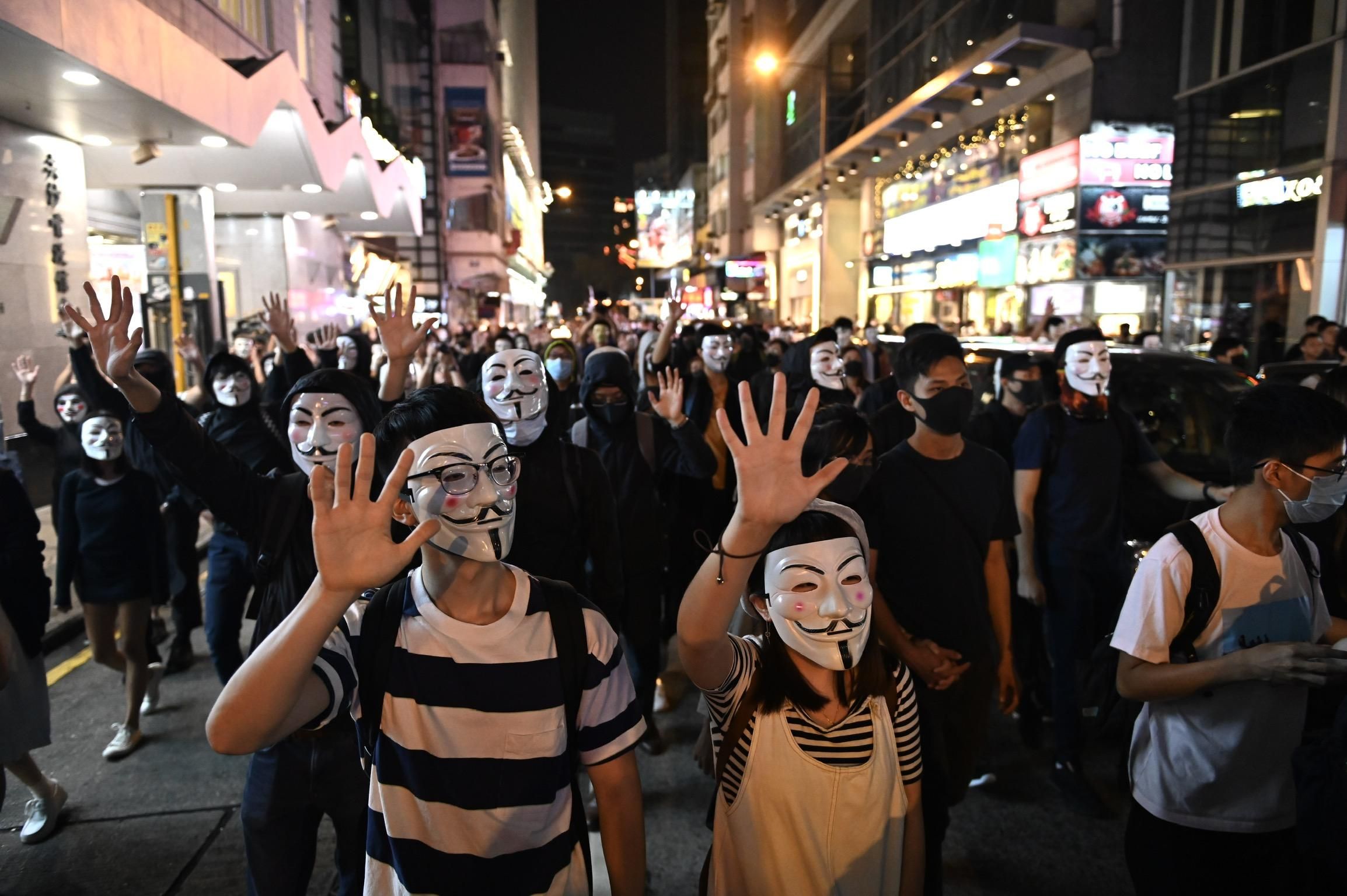 Самогубства, насильство, фільми про Майдан: що відбувається у Гонконзі Самогубства, насильство, фільми про Майдан: що відбувається у Гонконзі