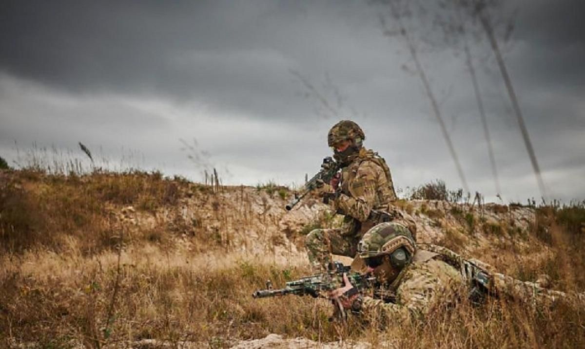 Оккупанты беспощадно обстреливают украинские позиции: погиб военный, еще 4 ранены Оккупанты беспощадно обстреливают украинские позиции: погиб военный, еще 4 ранены