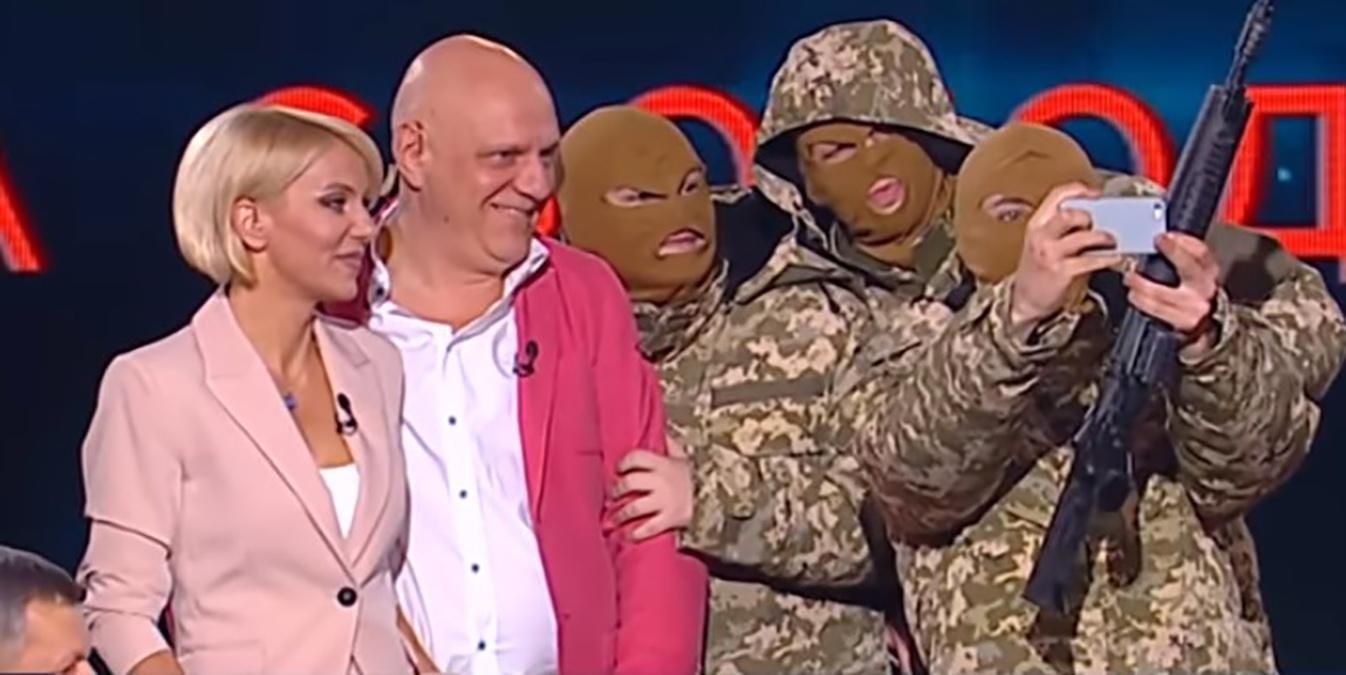 Дешевий цирк: мережа вибухнула гнівом на інсценування захоплення "Прямого" – відео Дешевий цирк: мережа вибухнула гнівом на інсценування захоплення "Прямого" – відео