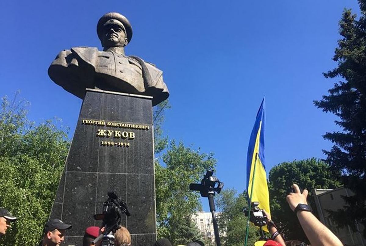 Проспекта Жукова в Харькове не будет: суд вынес решение в пользу активистов, а не Кернеса