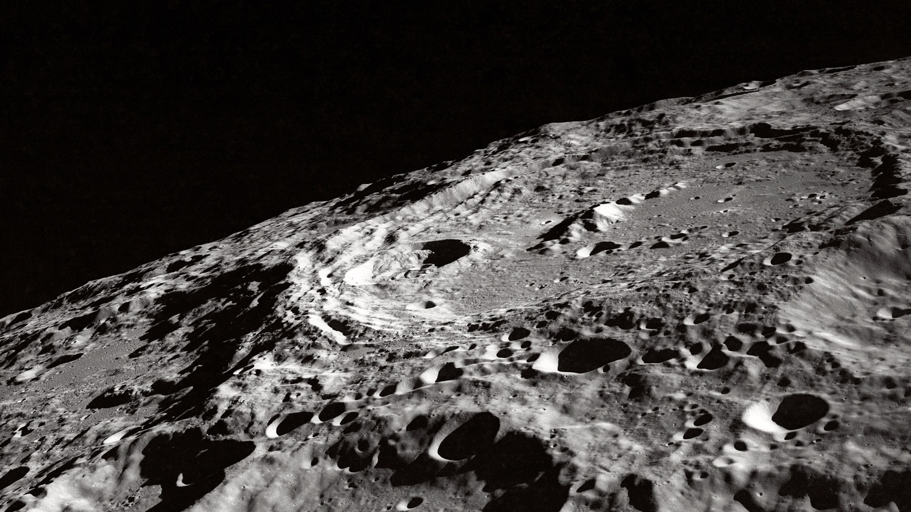 Не прошло и 50 лет: в NASA открыли первый образец с лунным грунтом