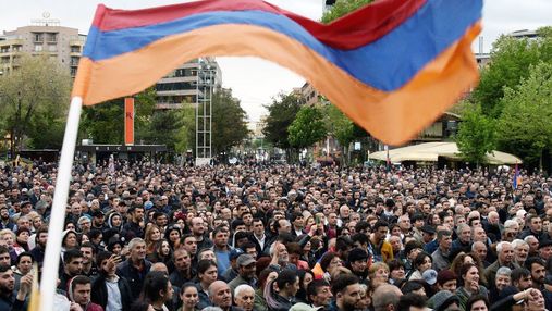 Мовний скандал: у Вірменії студенти почали сидячий страйк проти міністра освіти – відео