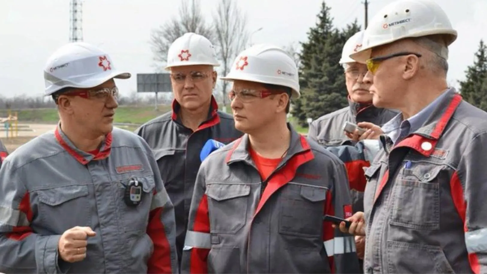 Ляшко в костюмі від заводу Ахметова Ляшко в костюмі від заводу Ахметова