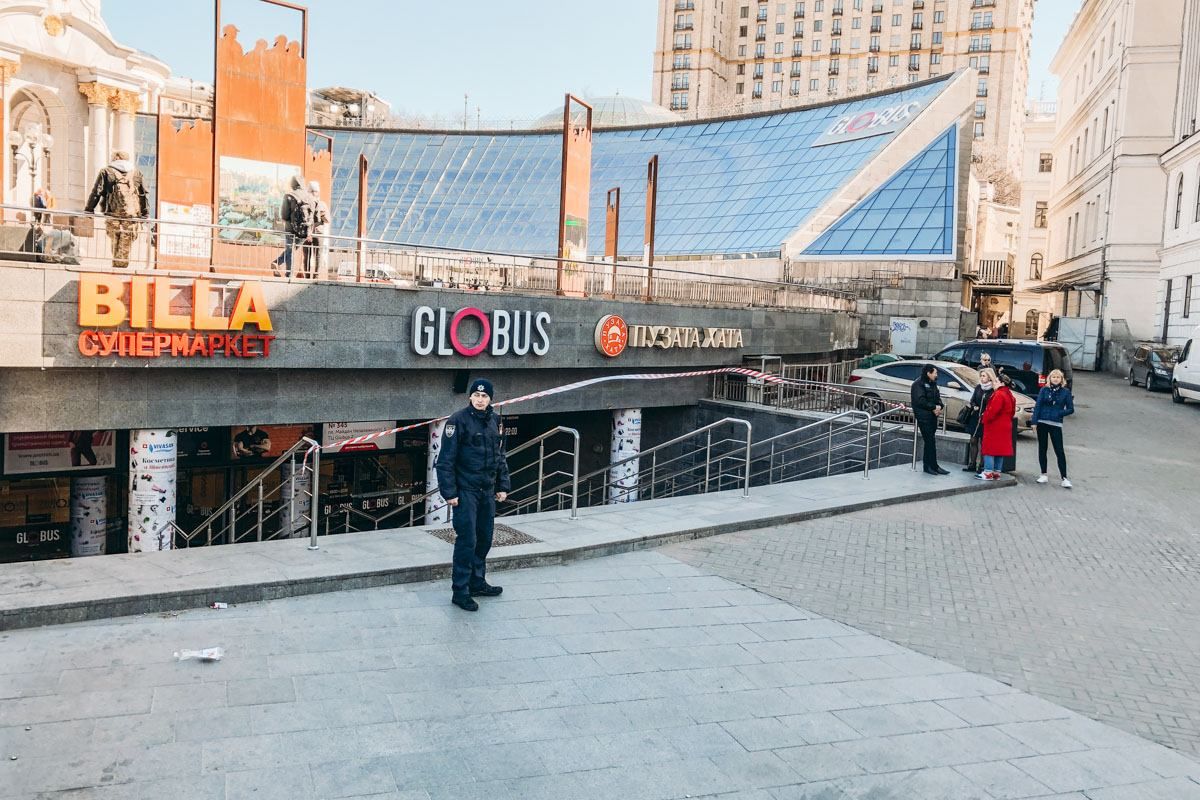 На Майдані у ТЦ Глобус обвалилася стеля - Відео 11 листопада 2019