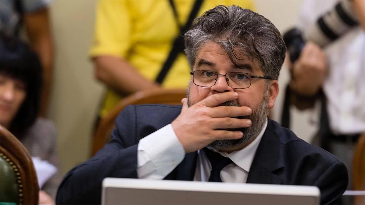 У "Слузі народу" затвердили заяву про відставку Яременка та озвучили імена нових кандидатів У "Слузі народу" затвердили заяву про відставку Яременка та озвучили імена нових кандидатів