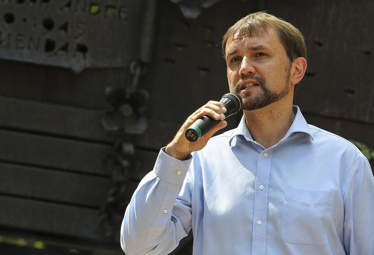 Вятрович подтвердил, что станет народным депутатом вместо Луценко