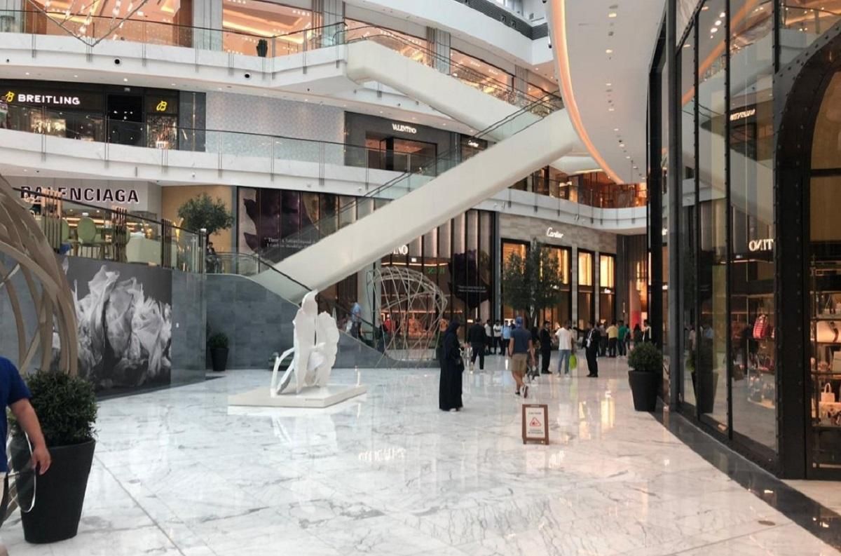 Крупнейший торговый центр мира ТРЦ Dubai Mall затопило - фото, видео Дубаи