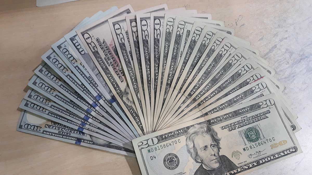 Готівковий курс валют на 13.11.2019: курс долару та євро Готівковий курс валют на 13.11.2019: курс долару та євро