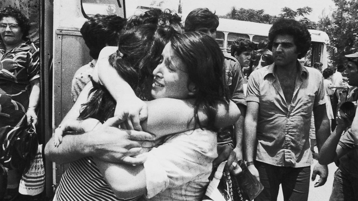 Захват самолета палестинцами: как происходила наиболее рискованная операция спасения заложников Захват самолета палестинцами: как происходила наиболее рискованная операция спасения заложников