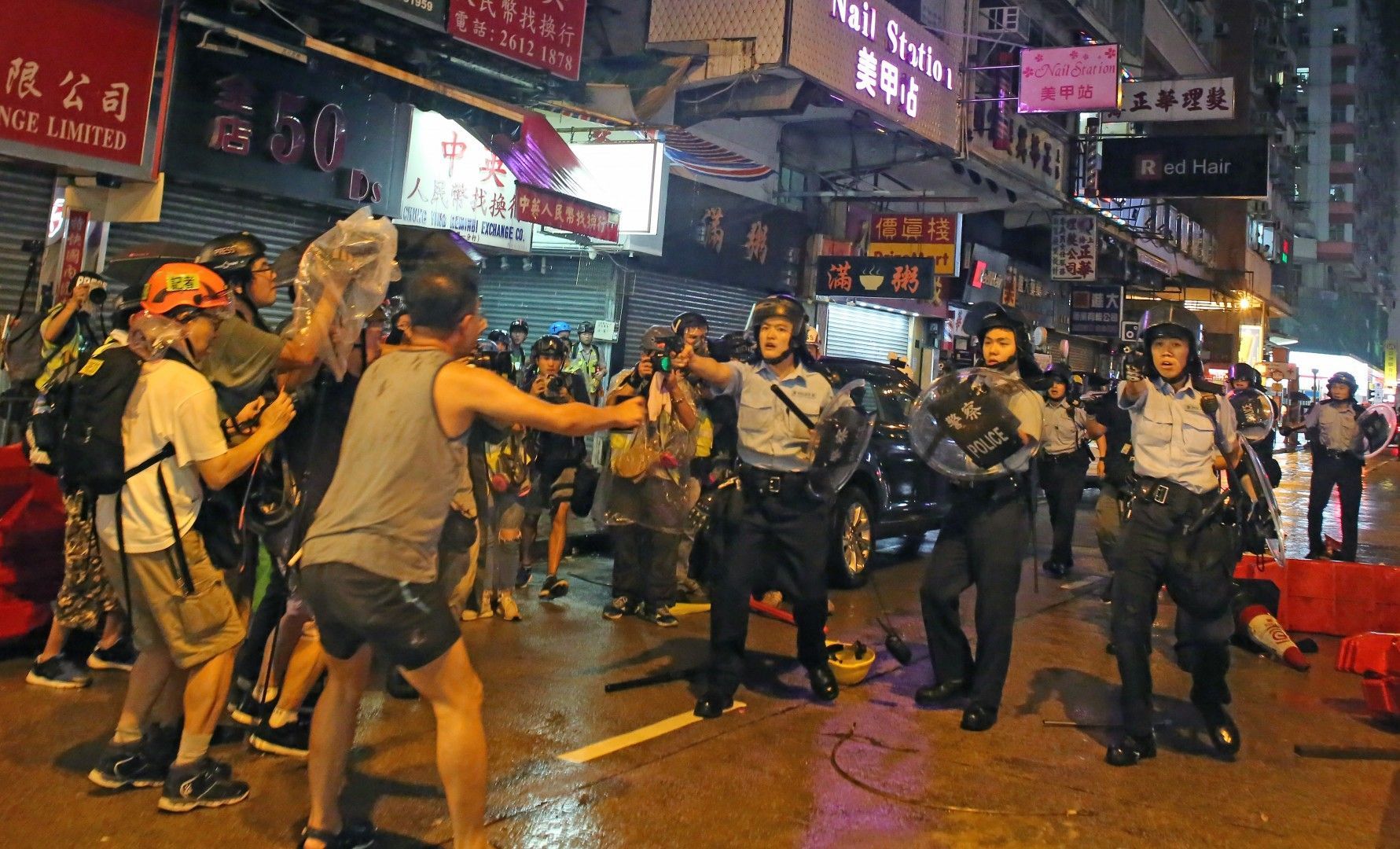 Гонконг: "Кто не скачет – вон в Пекин!"
