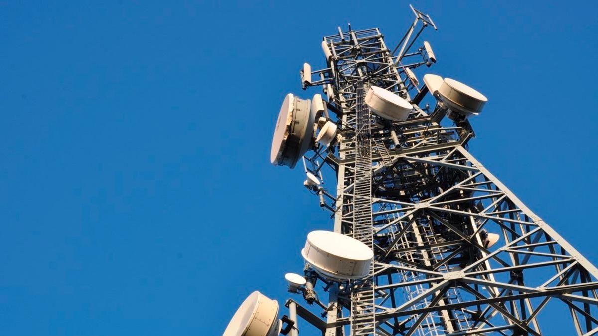 Радикалы подожгли вышки lifecell на Киевщине: причины и последствия Радикалы подожгли вышки lifecell на Киевщине: причины и последствия