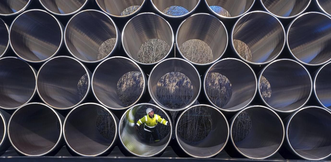 "Газпром" может продать несколько километров "Северного потока-2" "Газпром" может продать несколько километров "Северного потока-2"