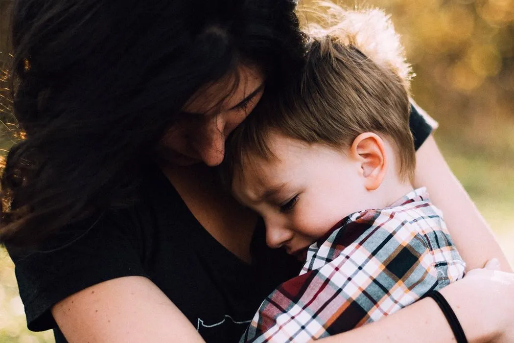 Обіймайте дітей, коли в них істерика Обіймайте дітей, коли в них істерика