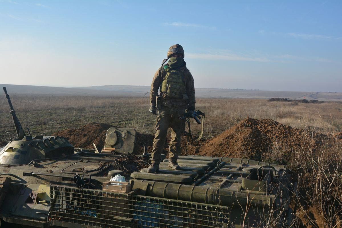 На Донбасі загинув український воїн: бойовики збільшили кількість обстрілів 