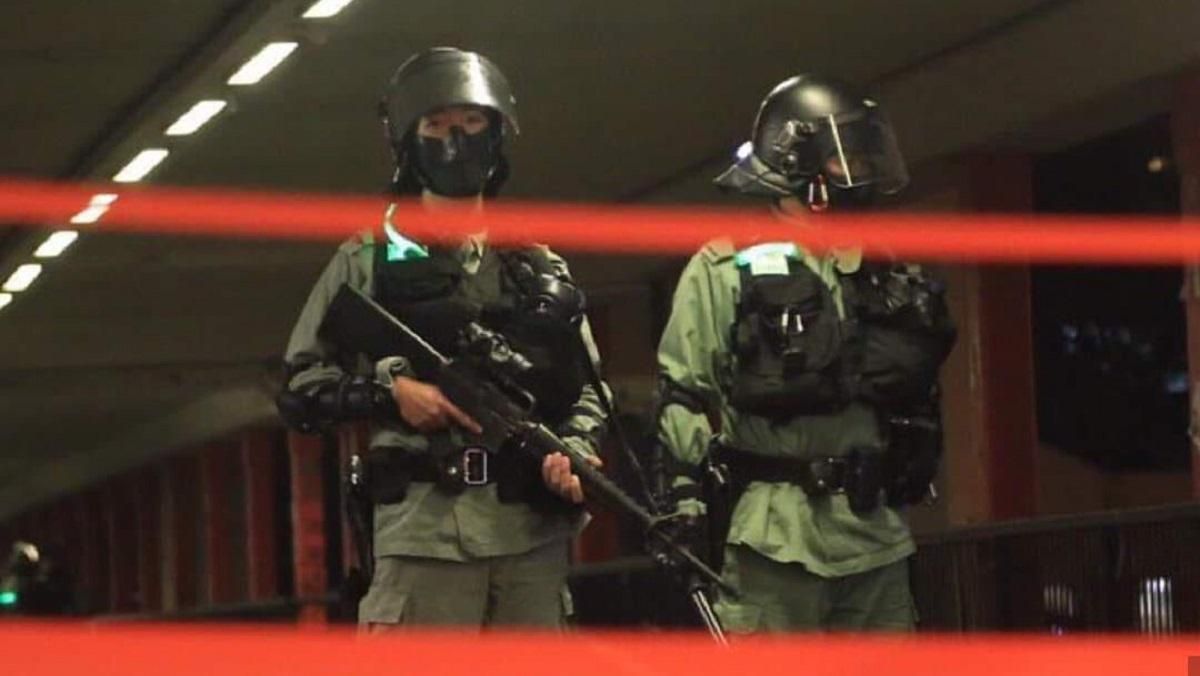 Протести у Гонконгу: поліція застосовує силу та затримує студентів Протести у Гонконгу: поліція застосовує силу та затримує студентів