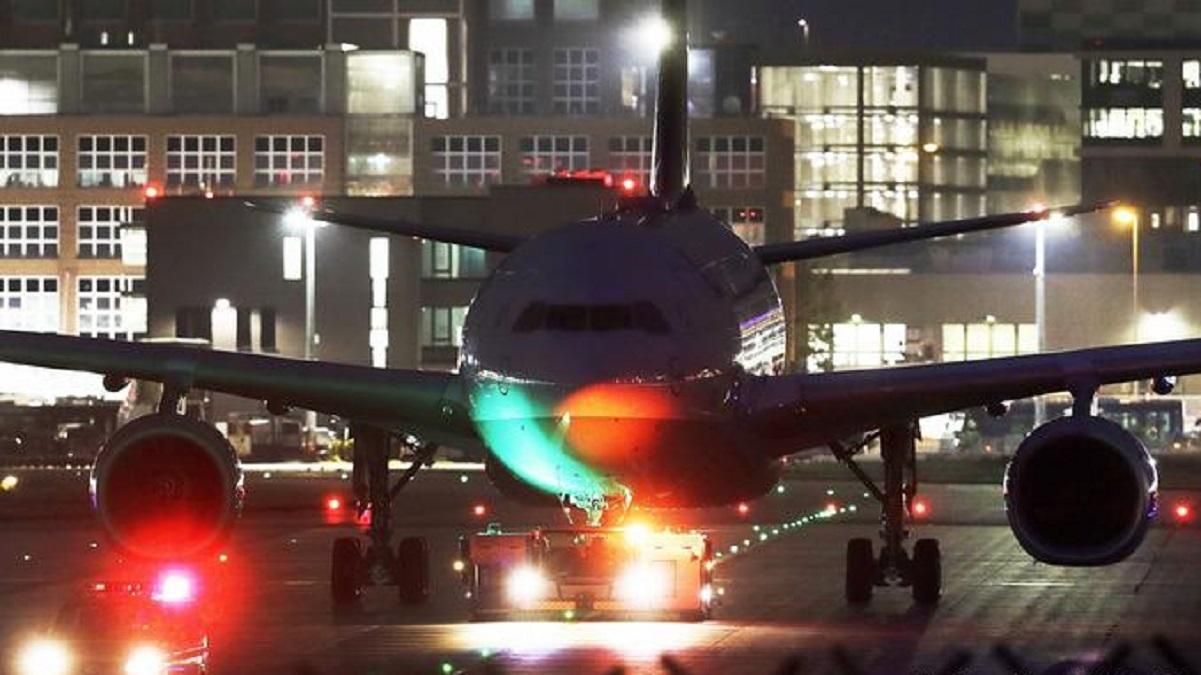 У німецькому аеропорту зіштовхнулися два пасажирські літаки