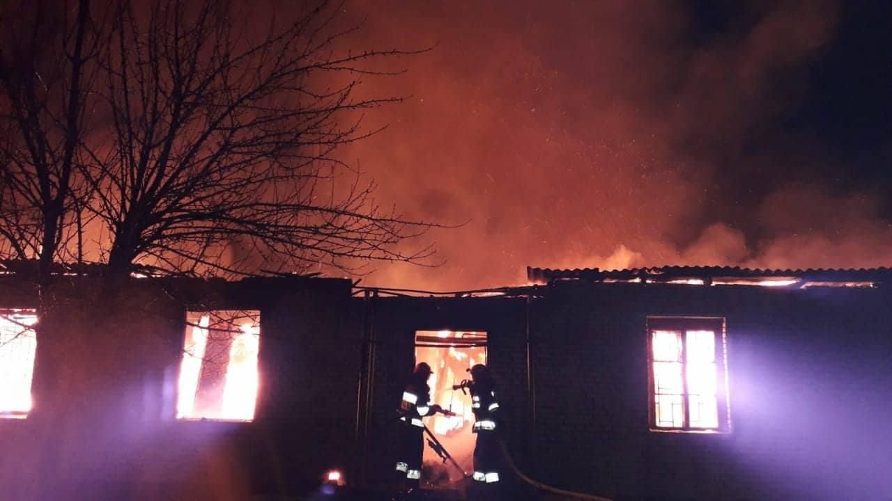 У військовій частині на Львівщині сталася пожежа, загинув офіцер: фото