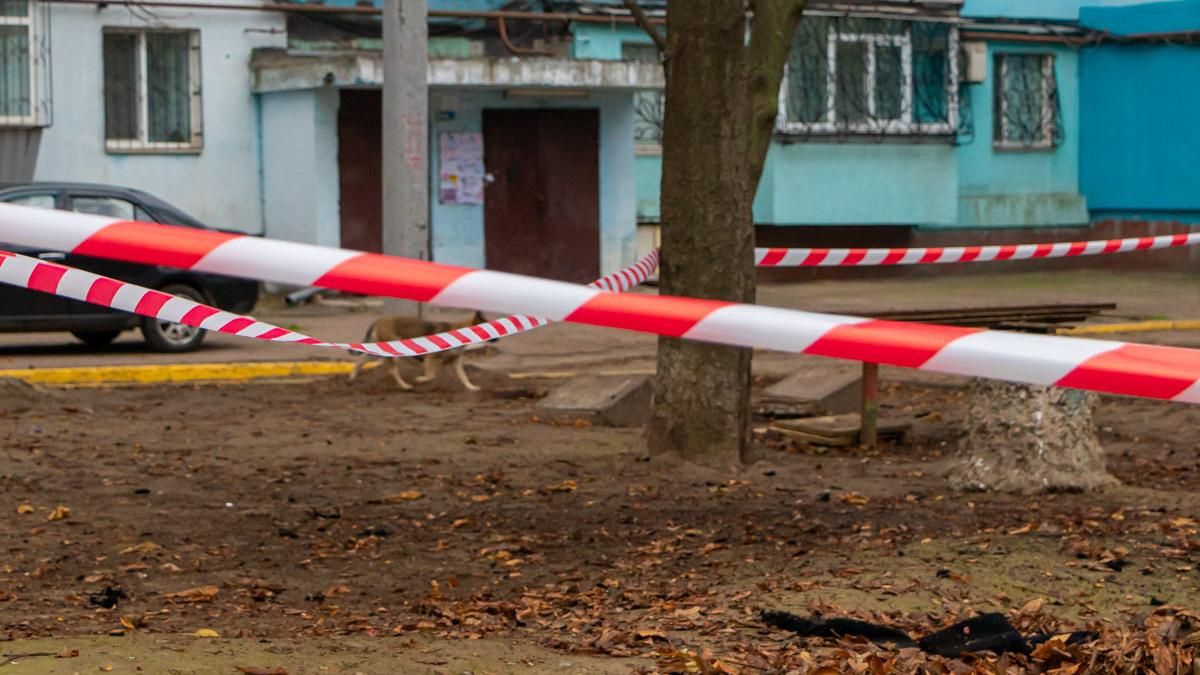 Среди домов в Днепре взорвалась граната: местные жители обнаружили труп мужчины – видео, фото