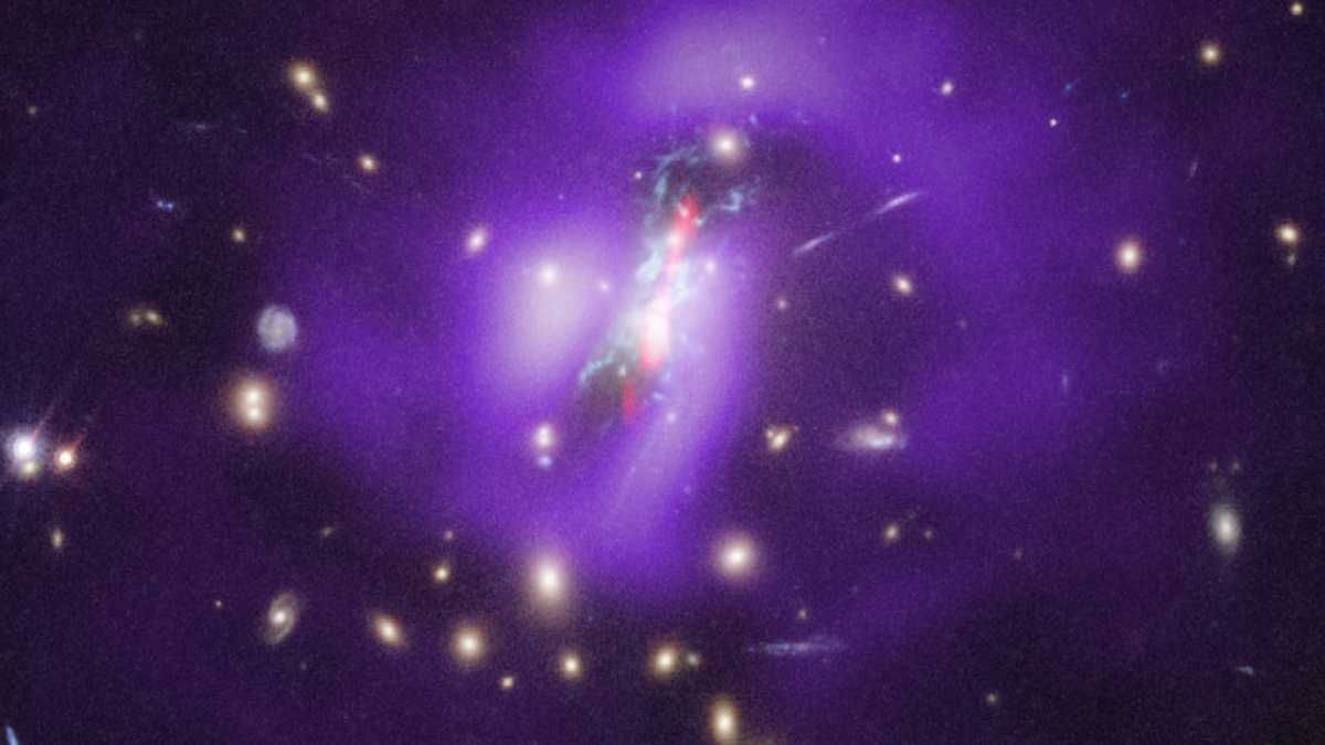 Фотофакт: в NASA обнаружили уникальное скопление галактик