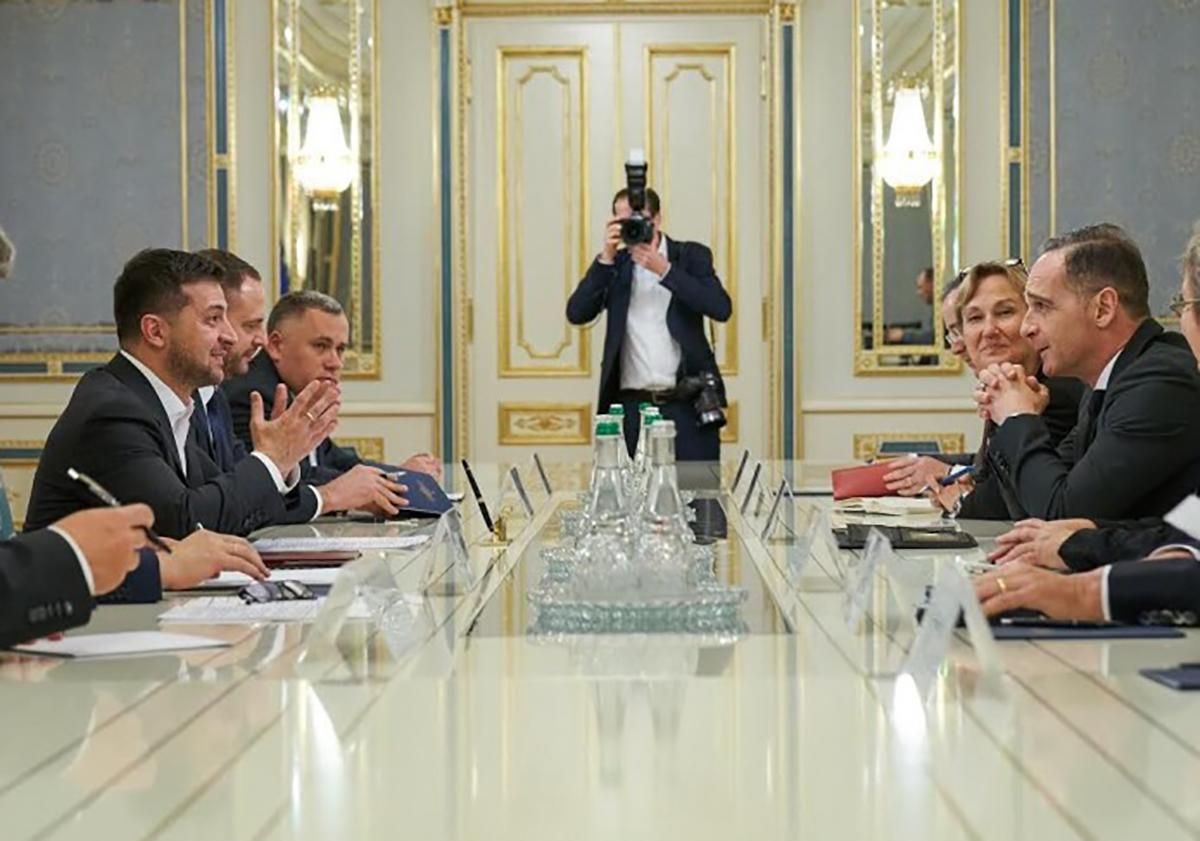 Зеленский поговорил с главой МИД Германии о газе и Донбассе Зеленский поговорил с главой МИД Германии о газе и Донбассе