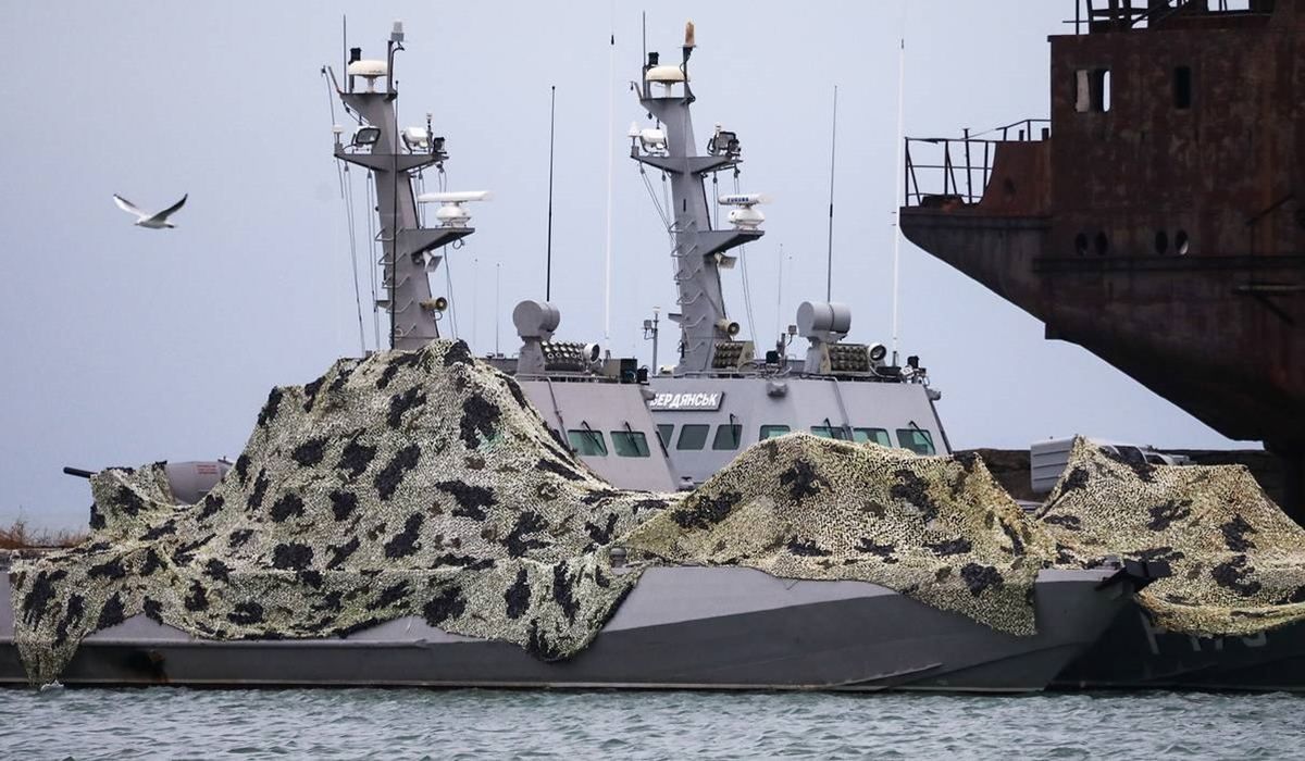 Угробили, познімали навіть унітази, – командувач ВМС про стан захоплених кораблів Угробили, познімали навіть унітази, – командувач ВМС про стан захоплених кораблів