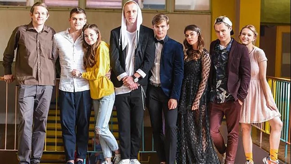 Перші ластівки – актори, скільки серій та дата виходу