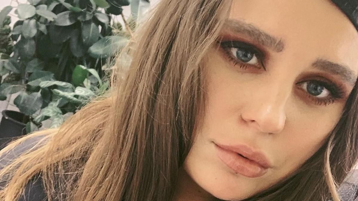 Солистка группы KAZKA показала, как выглядела в детстве: фото