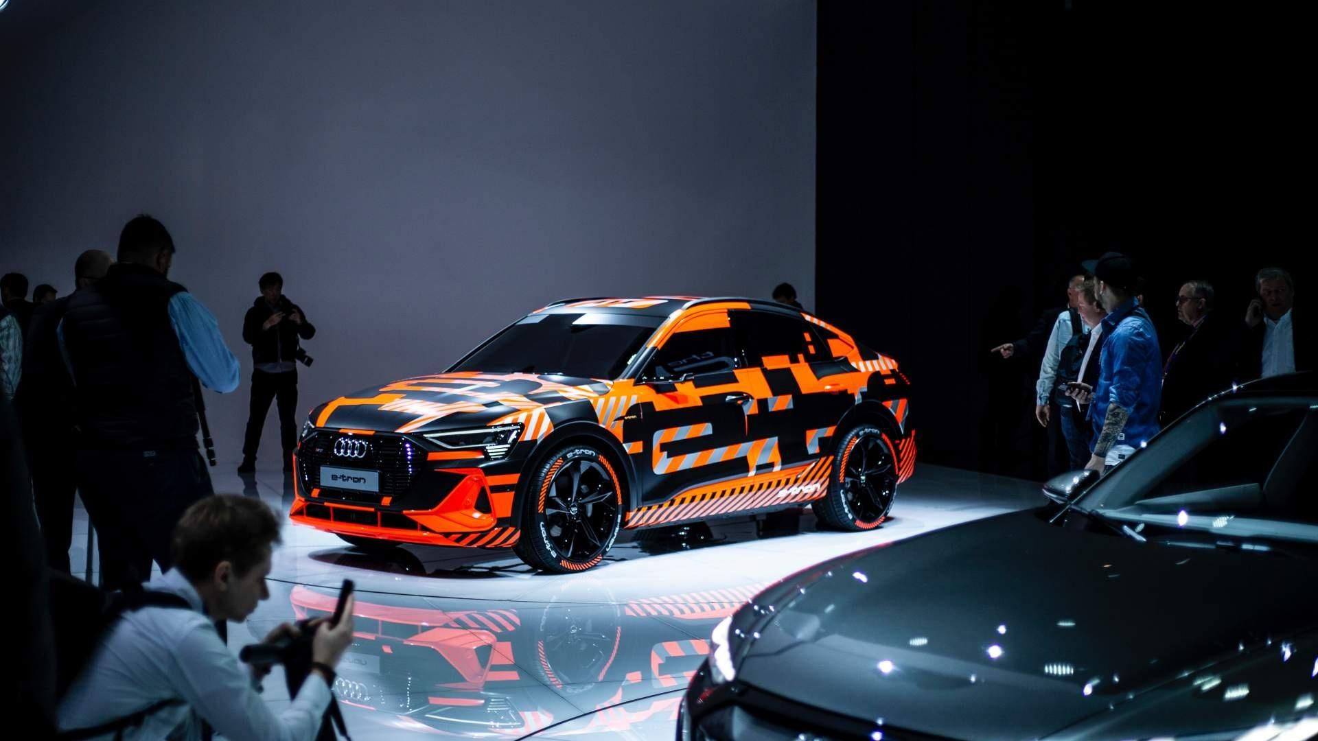 Оновлений електрокар Audi E-Tron Sportback отримав "розумні" фари