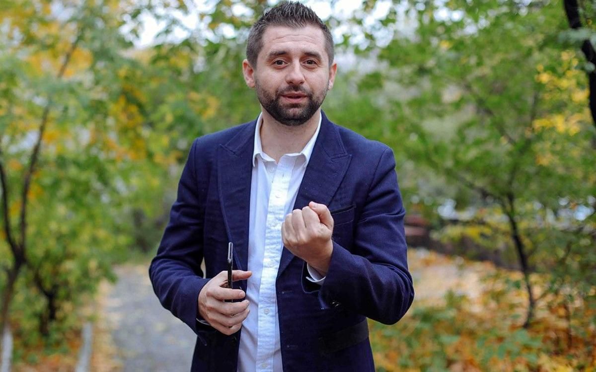 "Клинический идиот": Арахамия среагировал на обвинения Мосийчука в двойном гражданстве